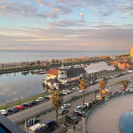 Suites Orbi City Aparthotel Batumi Bagian luar foto