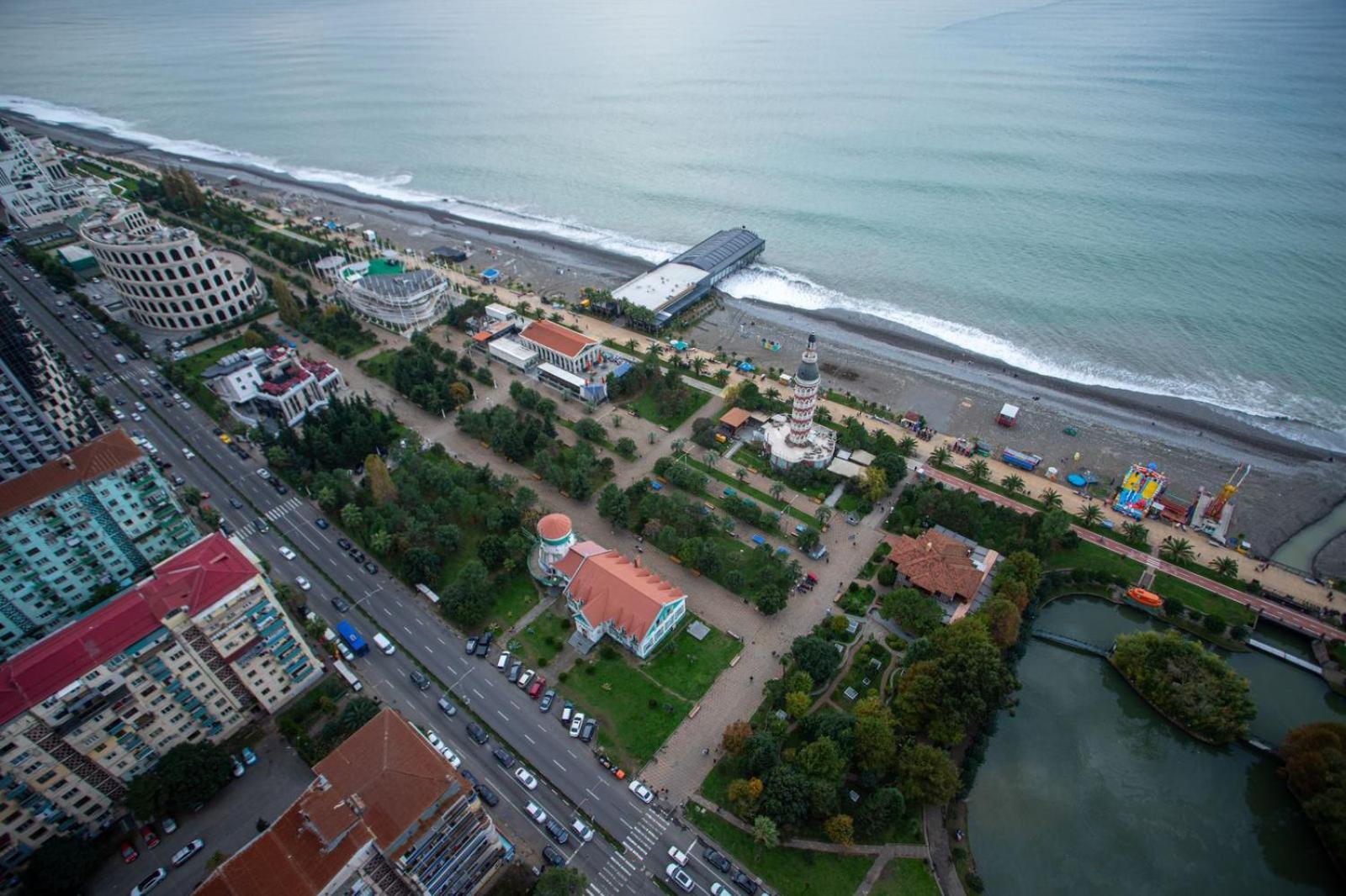Suites Orbi City Aparthotel Batumi Bagian luar foto