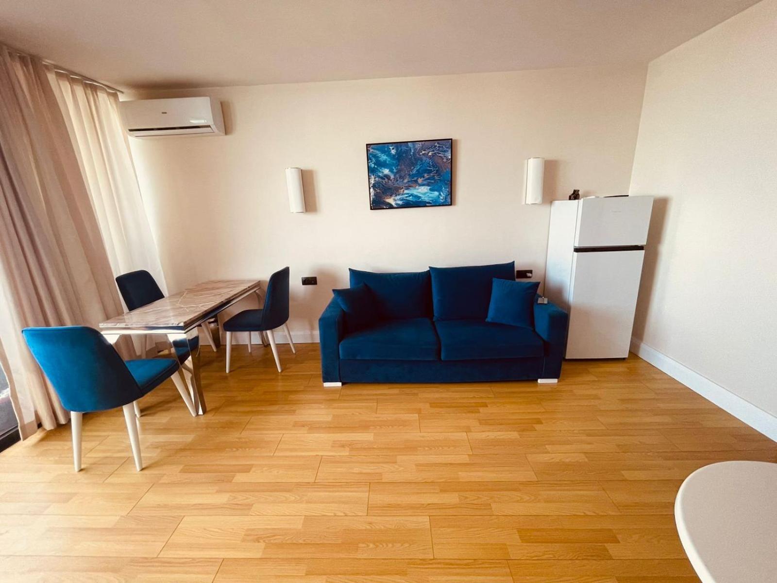 Suites Orbi City Aparthotel Batumi Bagian luar foto