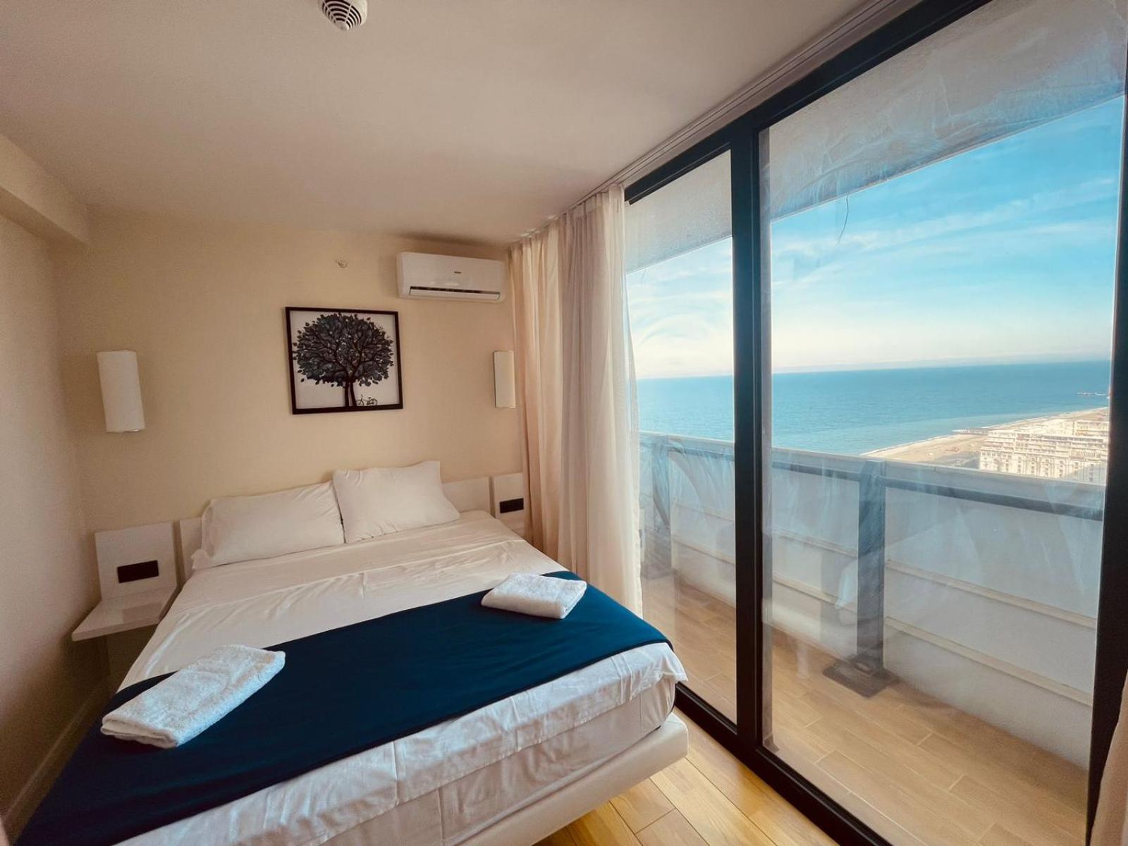 Suites Orbi City Aparthotel Batumi Bagian luar foto