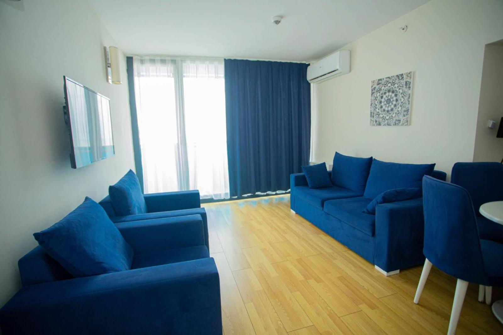 Suites Orbi City Aparthotel Batumi Bagian luar foto