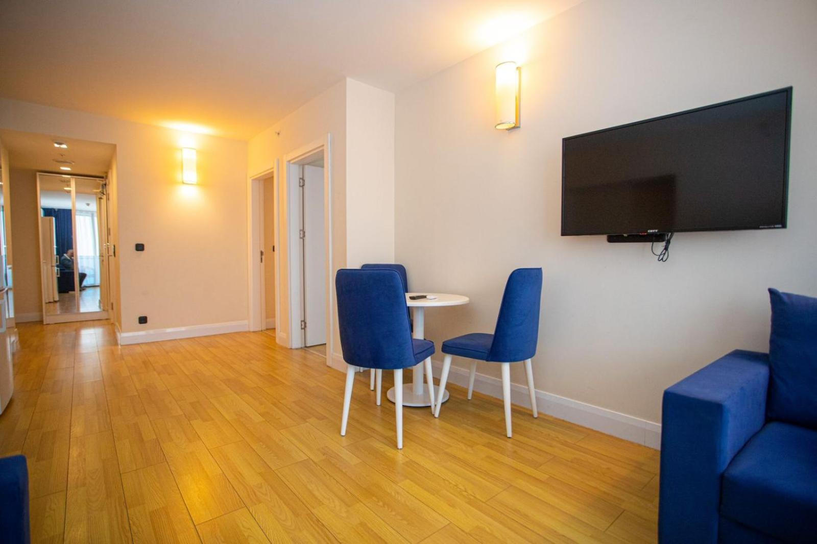 Suites Orbi City Aparthotel Batumi Bagian luar foto