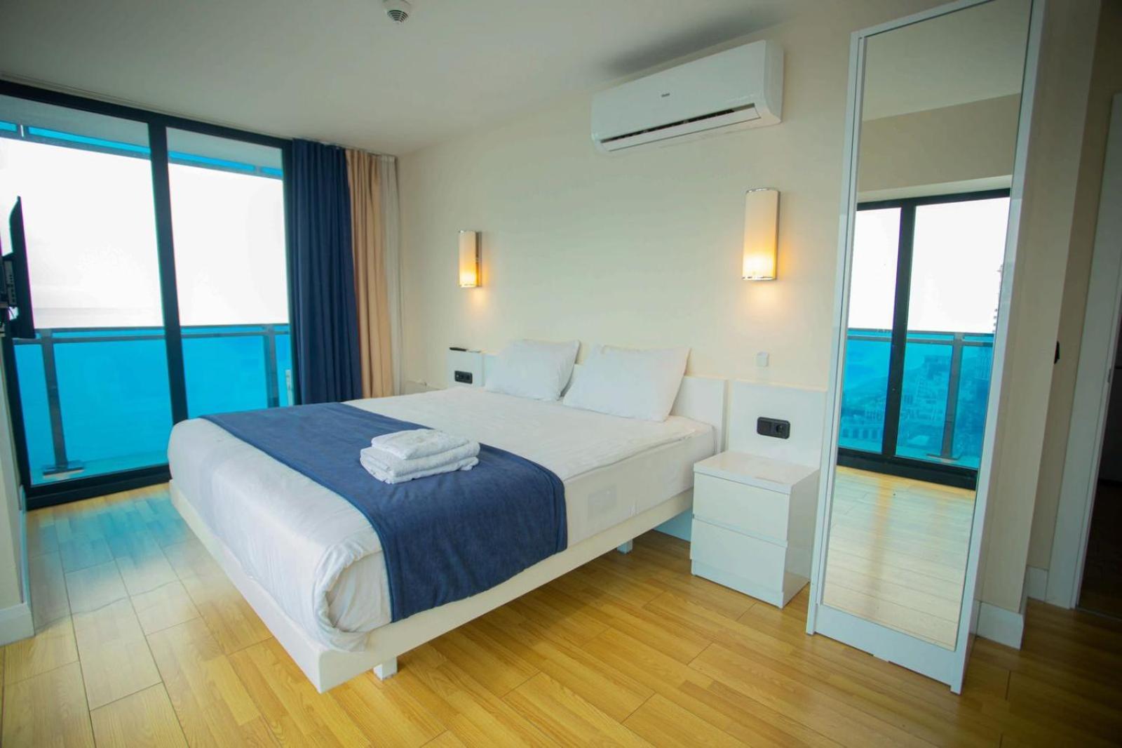 Suites Orbi City Aparthotel Batumi Bagian luar foto
