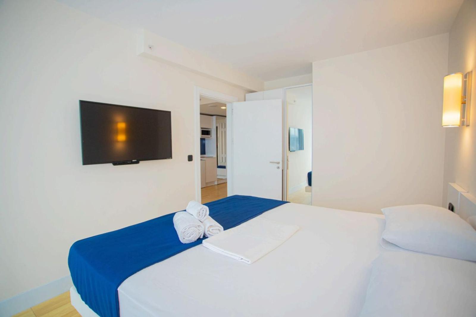 Suites Orbi City Aparthotel Batumi Bagian luar foto