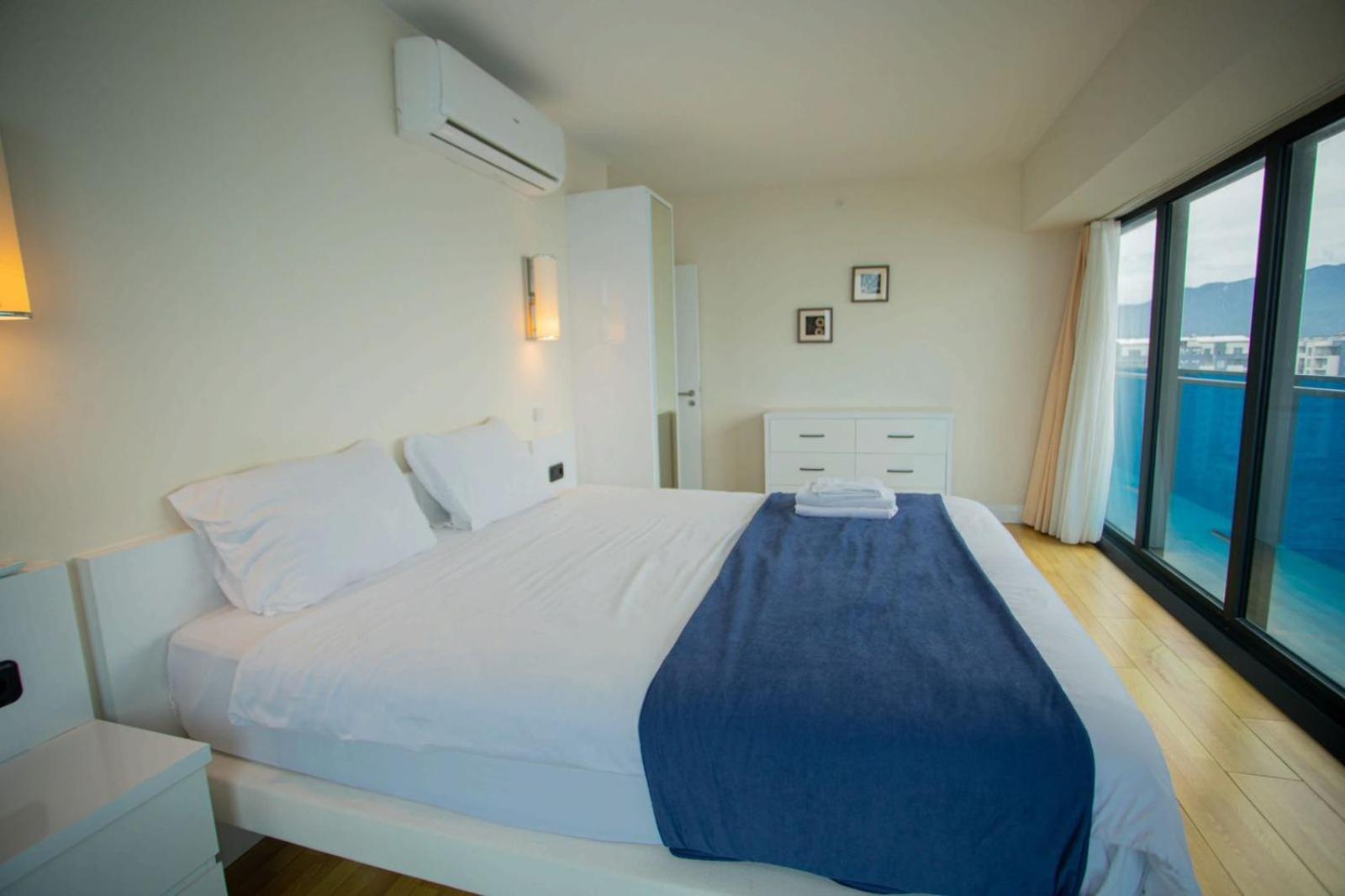 Suites Orbi City Aparthotel Batumi Bagian luar foto