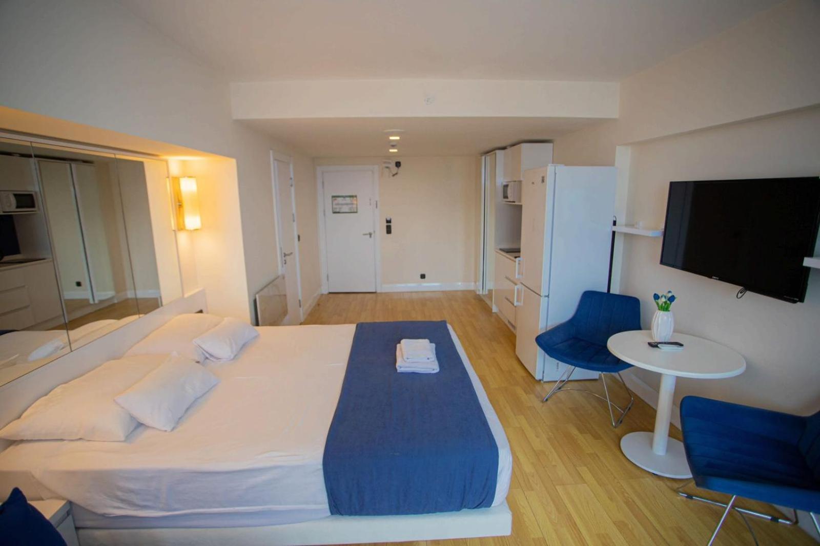 Suites Orbi City Aparthotel Batumi Bagian luar foto