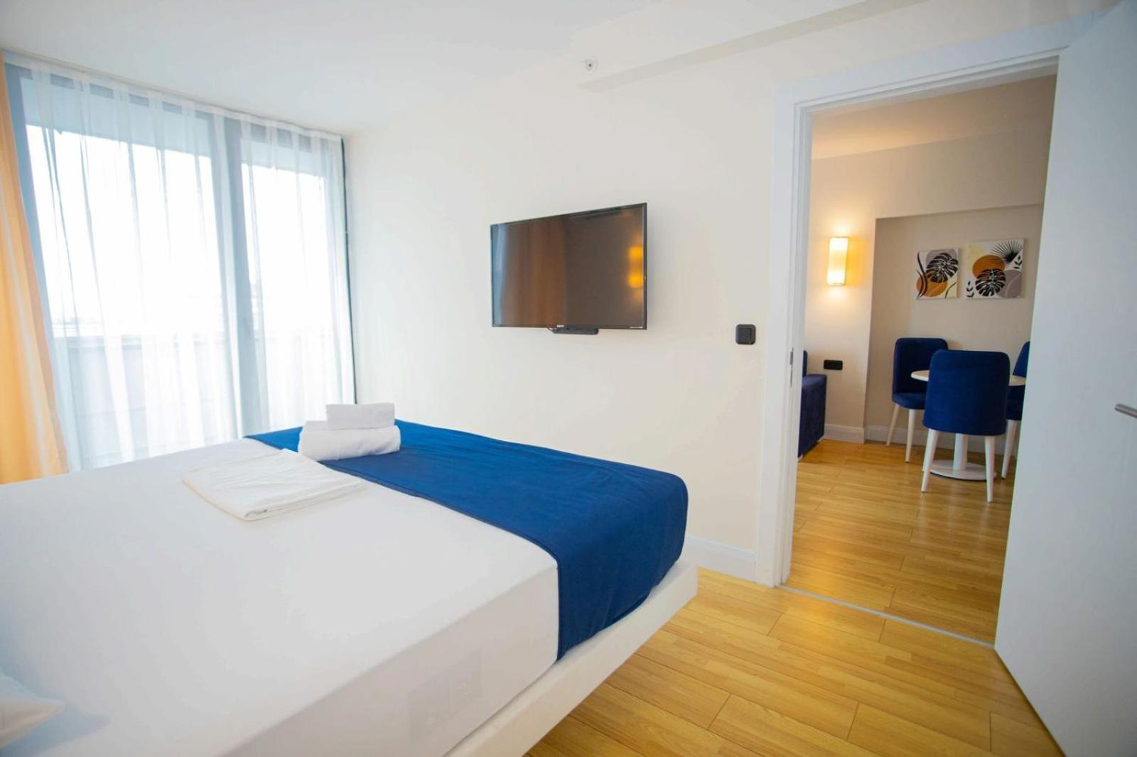 Suites Orbi City Aparthotel Batumi Bagian luar foto