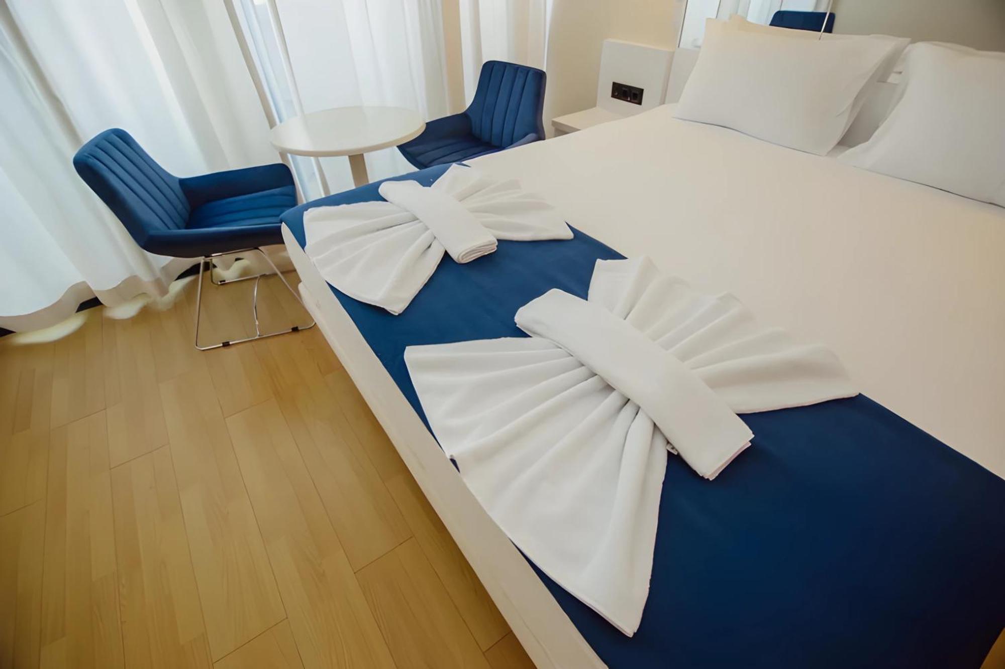 Suites Orbi City Aparthotel Batumi Bagian luar foto